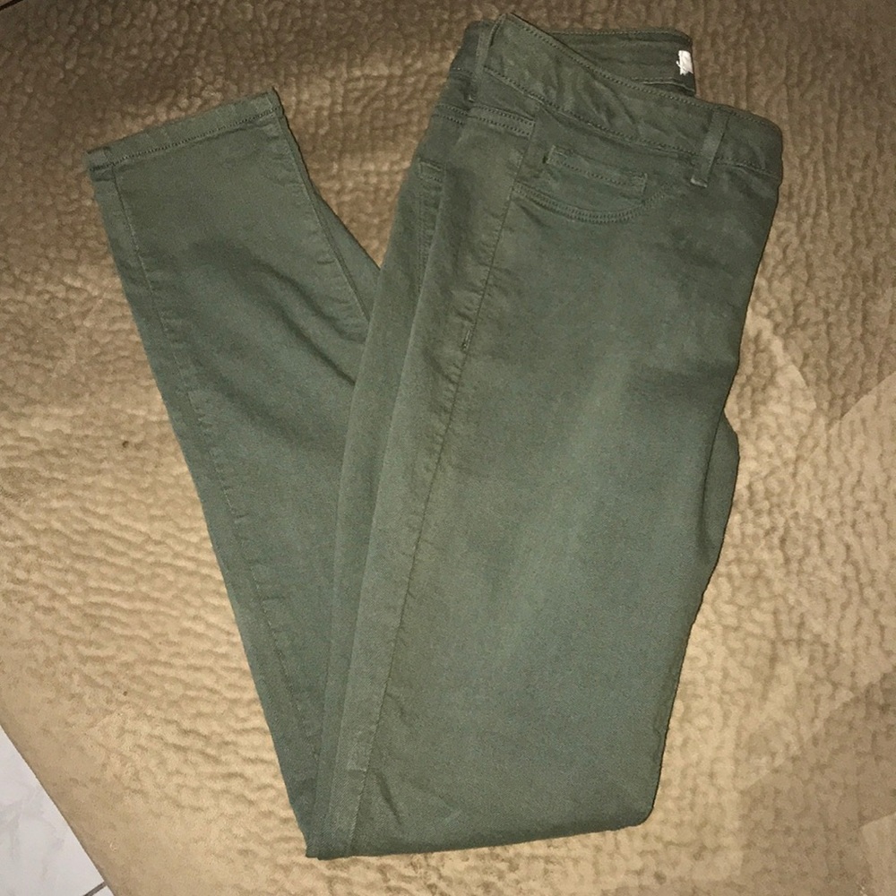 REFUGE ~ Olive colored skinny jeans